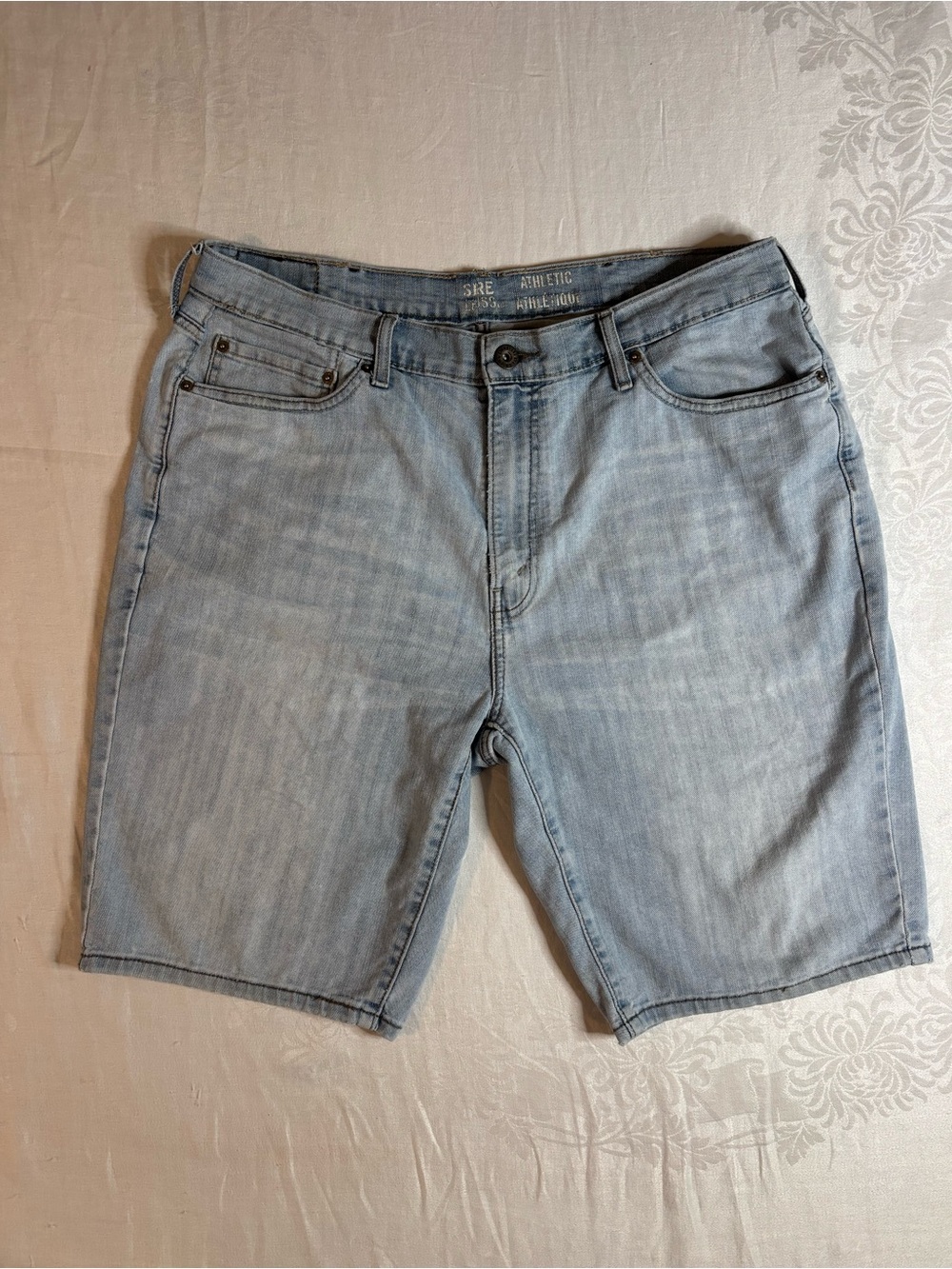 Signature Levi Strauss Men’s Light Wash Athletic Fit Denim Jorts Shorts W38
